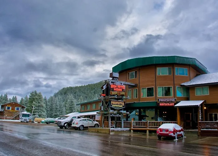 Soda Butte Lodge