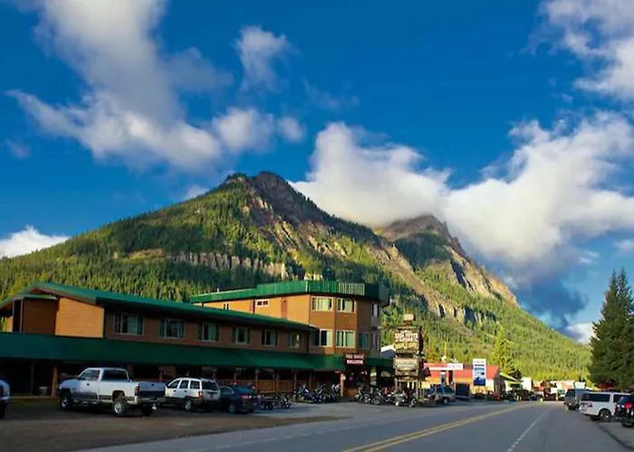 Soda Butte Lodge
