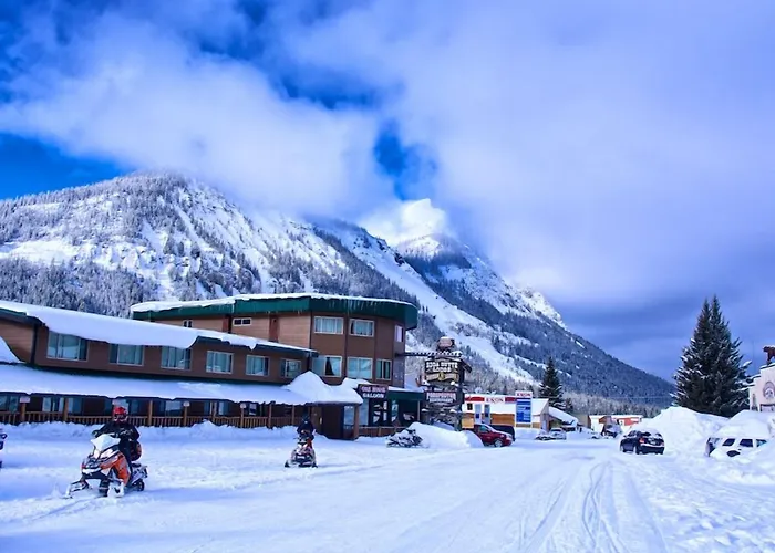 Soda Butte Lodge
